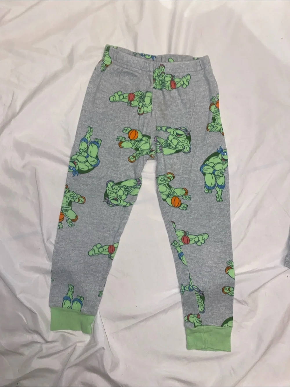 Kids Gray Teenage Mutant Ninja Turtle-Print Pajama Set with Green Trim
